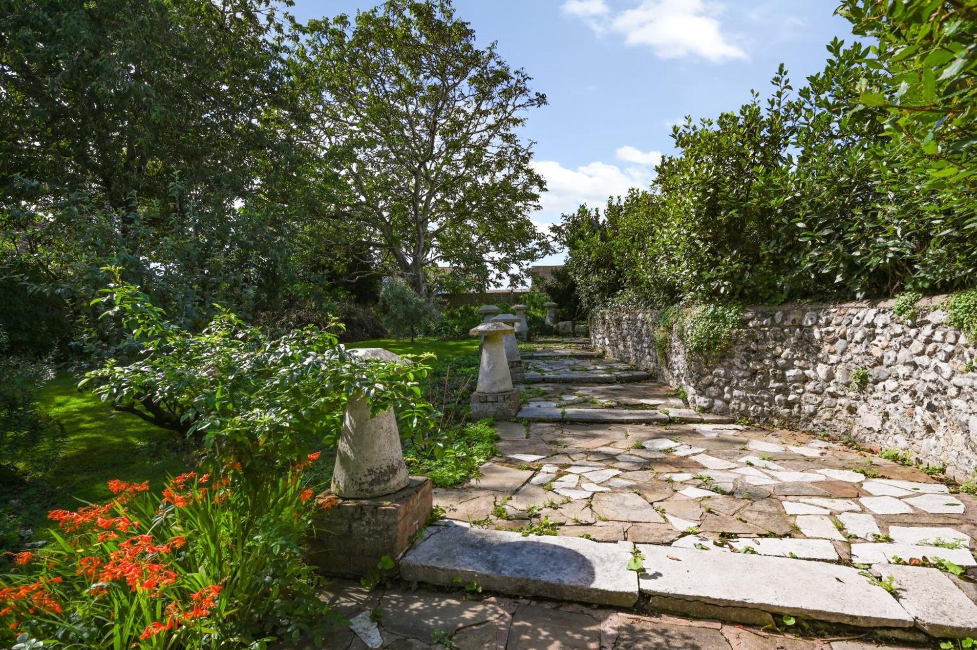 Villa Walnut Tree House Rustington Exterior foto