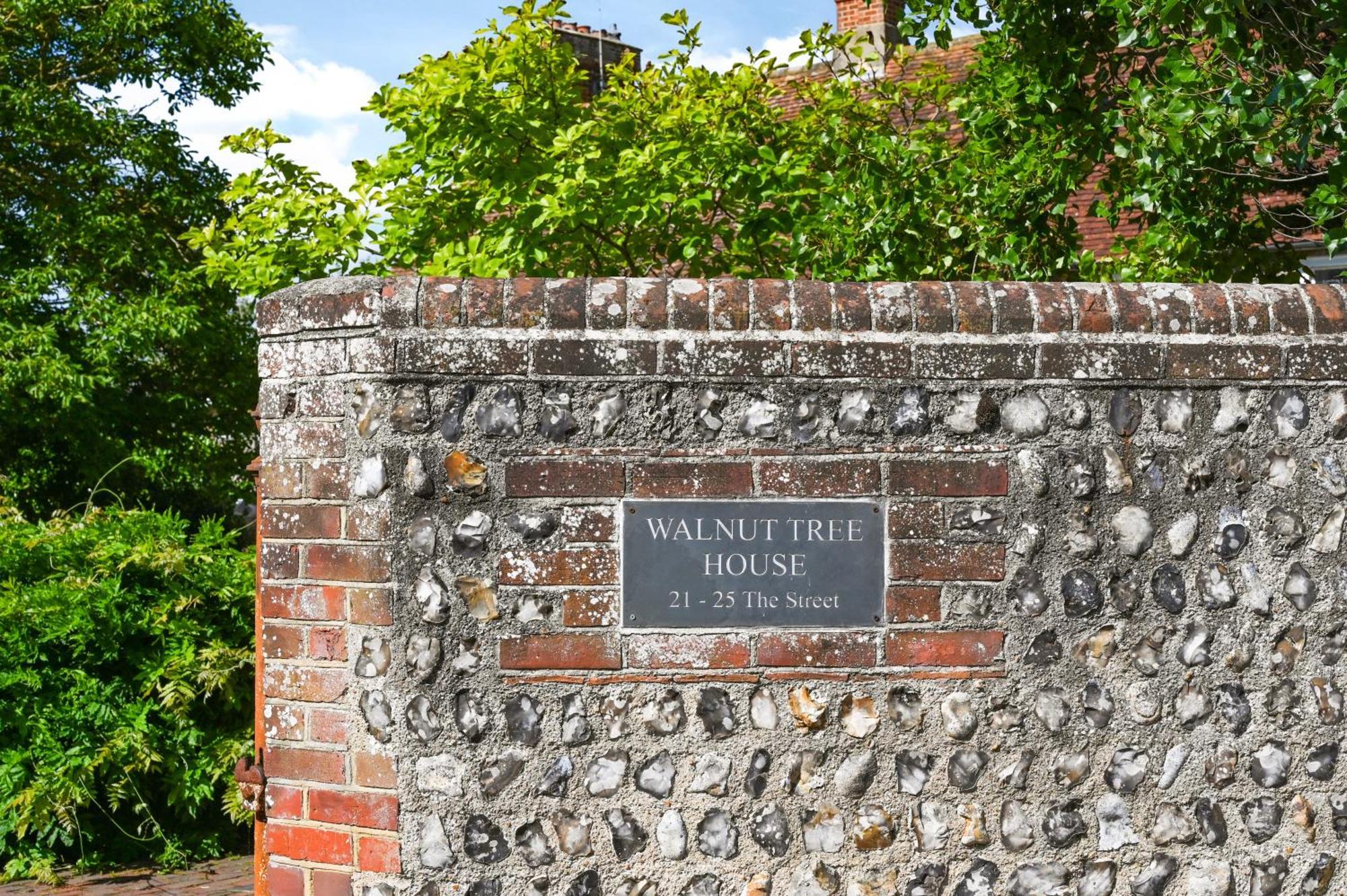 Villa Walnut Tree House Rustington Exterior foto